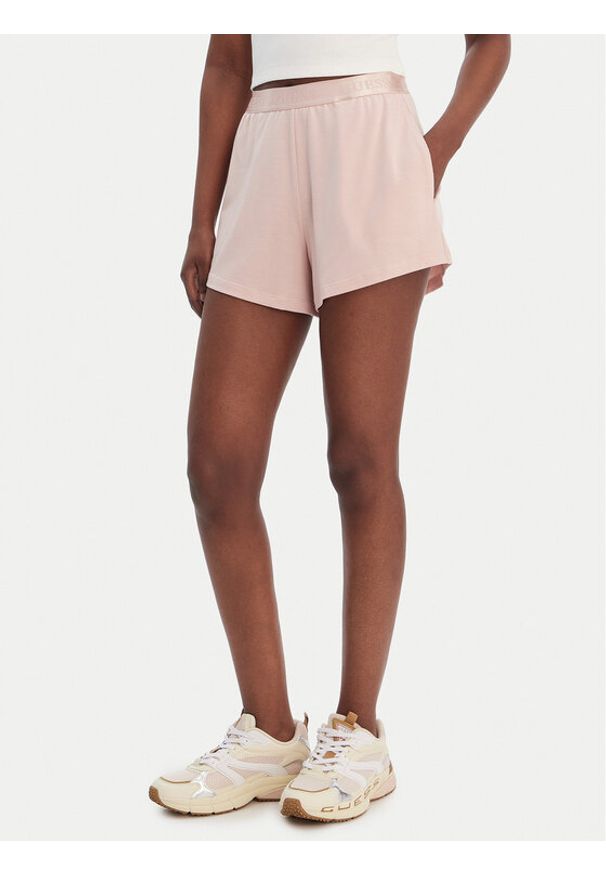 Guess Szorty sportowe O6GD02 KCQP2 Różowy Relaxed Fit. Kolor: różowy. Materiał: wiskoza