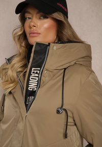 Renee - Ciemnobeżowa Kurtka Parka o Pudełkowym Kroju z Kapturem i Kieszeniami Kaionna. Okazja: na co dzień. Typ kołnierza: kaptur. Kolor: beżowy. Materiał: jeans, dzianina. Długość rękawa: długi rękaw. Długość: długie. Styl: casual, elegancki #3