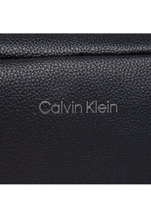 Calvin Klein Kosmetyczka Warmth Washbag K50K507347 Czarny. Kolor: czarny. Materiał: skóra