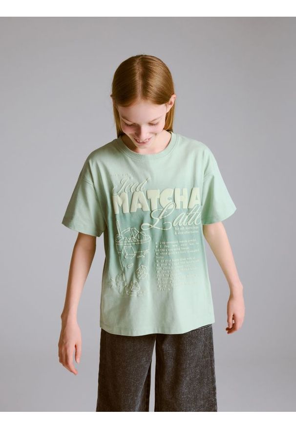 Reserved - Luźny t-shirt z nadrukiem - jasnozielony. Kolor: zielony. Materiał: bawełna. Wzór: nadruk