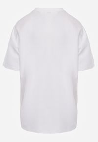 Born2be - Biały Bawełniany T-shirt Oversize z Biżuteryjnymi Aplikacjami przy Dekolcie Tesana. Okazja: na co dzień, do pracy. Kolor: biały. Materiał: bawełna. Wzór: aplikacja. Styl: elegancki, casual #7