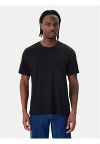 Calvin Klein T-Shirt LV04LF811G Czarny Regular Fit. Kolor: czarny. Materiał: bawełna #1