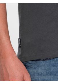 Ombre Clothing - Klasyczna męska bawełniana koszulka z dekoltem w serek BASIC - grafitowa V3 OM-TSBS-0145 - XL. Typ kołnierza: dekolt w serek. Kolor: szary. Materiał: bawełna. Styl: klasyczny #5