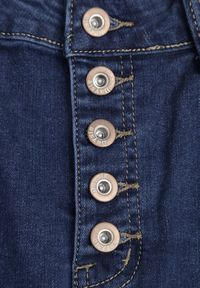 Renee - Niebieska Jeansowa Spódnica Mini z Guzikami Karandi. Kolor: niebieski. Materiał: jeans #7