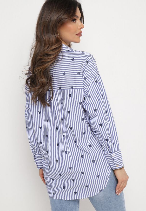 Born2be - Granatowa Koszula Bawełniana w Paski z Haftowanymi Serduszkami Sanileni. Kolor: niebieski. Materiał: bawełna. Wzór: haft, paski