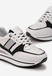 Renee - Biało-Czarne Sneakersy z Ekoskóry z Ozdobnymi Wstawkami i Grubą Podeszwą Amifa. Zapięcie: pasek. Kolor: biały #2