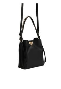 Kazar - Czarna torebka z eleganckim zapięciem i łańcuchem na pasku. Kolor: czarny. Wzór: gładki, aplikacja. Materiał: skórzane. Styl: elegancki #4