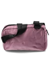 Big Star Accessories - Torba damska Big Star, kosmetyczka wykonana z materiału syntetycznego z nadrukowanym logo na froncie zapinana na zamek błyskawiczny, róż ciemny, II57. Kolor: różowy. Styl: casual, elegancki #2