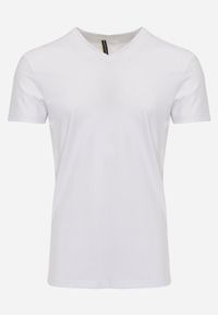 Born2be - Biała Koszulka T-shirt z Bawełny z Dekoltem w Serek Rionisse. Okazja: do domu, do pracy. Typ kołnierza: dekolt w serek. Kolor: biały. Materiał: bawełna. Styl: elegancki, klasyczny #1