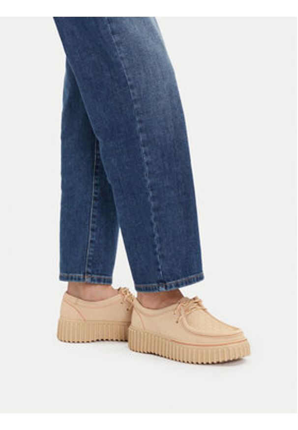 Clarks Półbuty Torhill Bee 26181191 Écru. Materiał: zamsz, skóra