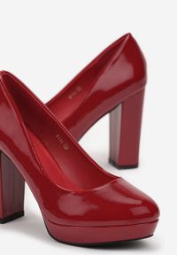 Born2be - Czerwone Lakierowane Czółenka na Słupku i Platformie Derdax. Nosek buta: okrągły. Kolor: czerwony. Materiał: lakier. Obcas: na platformie. Styl: klasyczny. Wysokość obcasa: średni #4