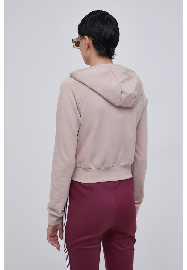 adidas Originals Bluza damska z kapturem gładka. Okazja: na co dzień. Typ kołnierza: kaptur. Kolor: beżowy. Materiał: materiał, włókno, dzianina. Długość rękawa: raglanowy rękaw. Wzór: gładki. Styl: casual