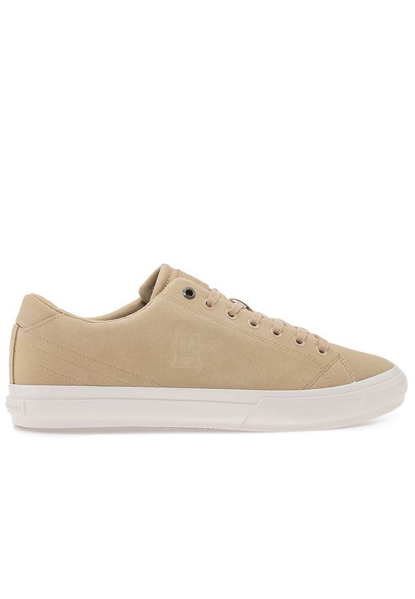 TOMMY HILFIGER - Buty Tommy Hilfiger Hi Vulc Street Low Suede FM0FM04590-AB3 - beżowe. Okazja: na co dzień. Kolor: beżowy. Materiał: poliester, kauczuk, guma, zamsz, skóra. Szerokość cholewki: normalna