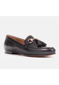 Marco Shoes Loafersy skórzane z frędzlami czarne. Kolor: czarny. Materiał: skóra #7