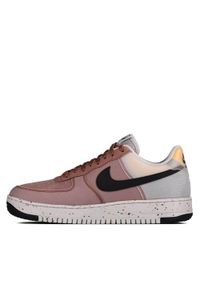 Buty do chodzenia męskie Nike Air Force 1. Kolor: brązowy. Materiał: materiał, skóra, syntetyk. Szerokość cholewki: normalna. Model: Nike Air Force. Sport: turystyka piesza