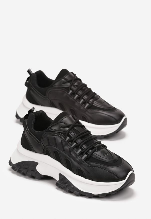 Born2be - Czarne Sneakersy na Płaskiej Podeszwie z Wypustkami i Cholewką przed Kostkę Ozdobione Przeszyciami Adalynna. Wysokość cholewki: przed kostkę. Nosek buta: okrągły. Kolor: czarny. Materiał: materiał. Szerokość cholewki: normalna. Wzór: aplikacja. Obcas: na płaskiej podeszwie