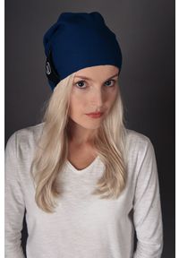 Hultaj Polski - Czapka Hultajka granatowa damska. Kolor: niebieski. Materiał: tkanina, dzianina, dresówka, bawełna, elastan. Sezon: zima, jesień. Styl: klasyczny, casual, elegancki