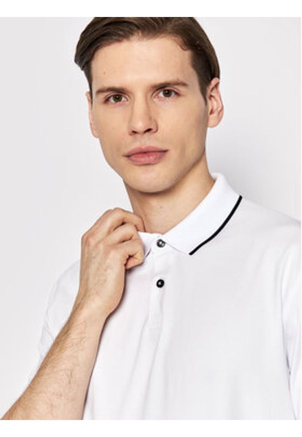 Selected Homme Polo Leroy 16082844 Biały Regular Fit. Typ kołnierza: polo. Kolor: biały. Materiał: syntetyk