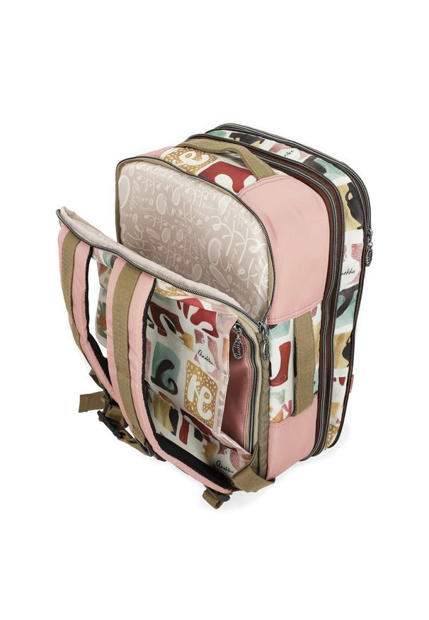 Plecak damski Anekke, wykonany z materiału tekstylnego z dekoracyjnym nadrukiem zamykany na zamek, różowy, 42575-011. Kolor: różowy. Materiał: materiał. Wzór: nadruk. Styl: casual