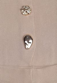 Renee - Jasnobrązowy Komplet z Wiskozą Szerokie Spodnie i Kamizelka z Aplikacjami 3D Hirimi. Kolor: brązowy. Materiał: wiskoza. Wzór: aplikacja #2