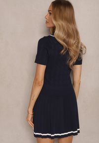 Renee - Granatowy Komplet w Stylu Mundurka Sweter Polo z Krótkim Rękawem Kokardka i Spódnica Lariona. Kolor: niebieski. Materiał: materiał #3