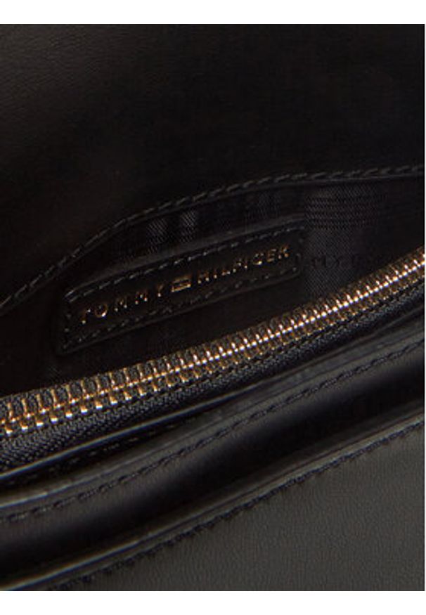 TOMMY HILFIGER - Tommy Hilfiger Torebka Heritage Saddle Bag AW0AW17164 Czarny. Kolor: czarny. Materiał: skórzane