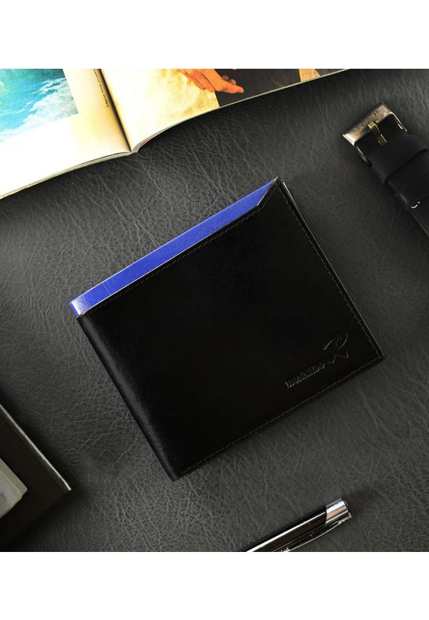 Portfel czarny z niebieską wstawką Ronaldo N01-VT BLACK-BLUE. Kolor: czarny, wielokolorowy, niebieski. Materiał: skóra