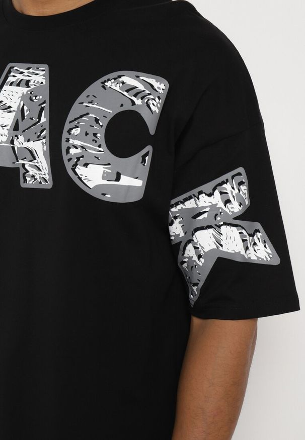 Born2be - Czarna Bawełniana Koszulka T-shirt z Ozdobnym Nadrukiem Sanestia. Okazja: na co dzień. Kolor: czarny. Materiał: bawełna. Wzór: nadruk. Styl: klasyczny, casual, elegancki