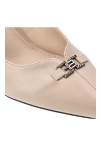 Czółenka damskie Vinceza, cholewka ze skóry ekologicznej o gładkim wykończeniu wsuwany fason spiczasty nosek, beżowe, 62291. Kolor: beżowy. Materiał: skóra ekologiczna. Szerokość cholewki: normalna. Wzór: gładki #4