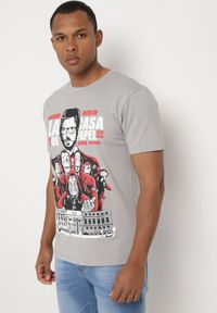 Born2be - Szary Klasyczny T-shirt z Bawełny z Dużym Nadrukiem Gunelia. Okazja: na co dzień. Kolor: szary. Materiał: bawełna. Wzór: nadruk. Styl: klasyczny #7