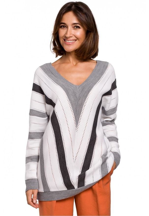 Style - Elegancki lekki sweter z dekoltem z przodu i z tyłu. Materiał: akryl. Wzór: ażurowy, aplikacja, geometria. Styl: elegancki
