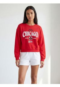 Sinsay - Bluza z nadrukiem Chicago Bulls NBA - czerwony. Kolor: czerwony. Wzór: nadruk #1