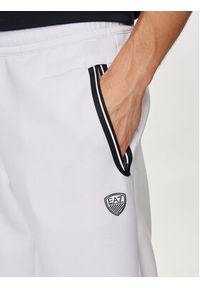 EA7 Emporio Armani Szorty sportowe 8NPS08 PJ4EZ 1100 Biały Regular Fit. Kolor: biały. Materiał: syntetyk. Styl: sportowy #3