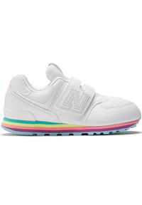 Buty dziecięce New Balance PV574KIJ – białe. Okazja: na co dzień, na uczelnię. Zapięcie: rzepy. Kolor: biały. Materiał: guma, materiał, syntetyk. Szerokość cholewki: normalna. Model: New Balance 574. Sport: turystyka piesza