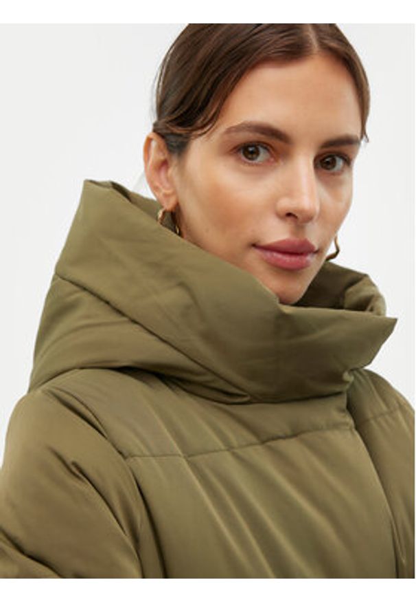 Vero Moda Kurtka zimowa Stella 10300030 Zielony Loose Fit. Kolor: zielony. Materiał: syntetyk. Sezon: zima