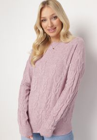 Born2be - Fioletowy Sweter o Warkoczowym Splocie z Okrągłym Dekoltem Selinera. Kolor: fioletowy. Materiał: dzianina. Wzór: ze splotem. Styl: klasyczny
