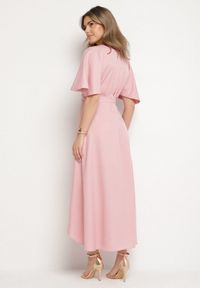 Born2be - Różowa Koktajlowa Sukienka Vices o Asymetrycznym Kroju z Falbanką Finexia. Okazja: na ślub cywilny, na wesele, na imprezę. Kolor: różowy. Wzór: aplikacja. Typ sukienki: asymetryczne. Styl: wizytowy #6