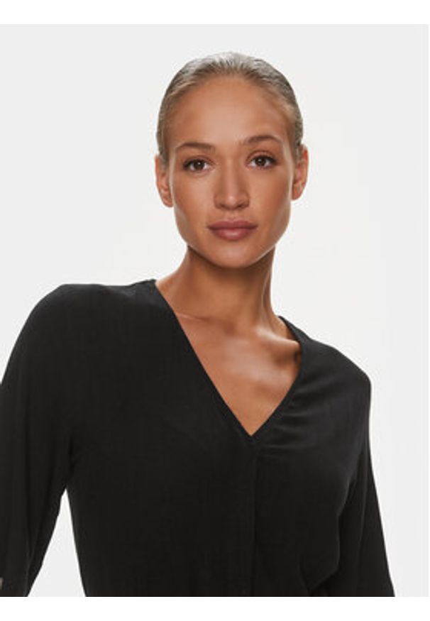Selected Femme Kombinezon 16089065 Czarny Regular Fit. Kolor: czarny. Materiał: wiskoza