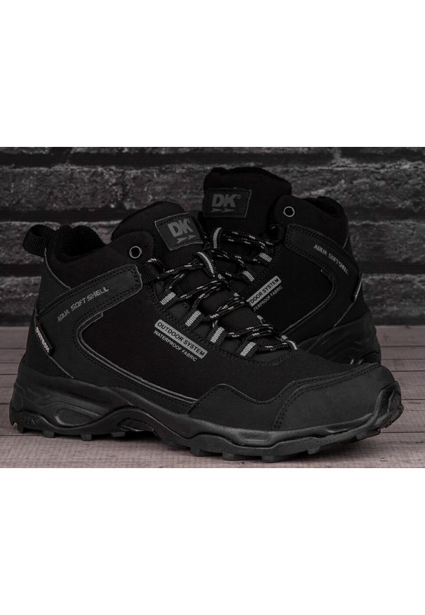 Buty zimowe ocieplane wysokie DK SAURON HIGH. Kolor: czarny. Sezon: zima. Sport: turystyka piesza