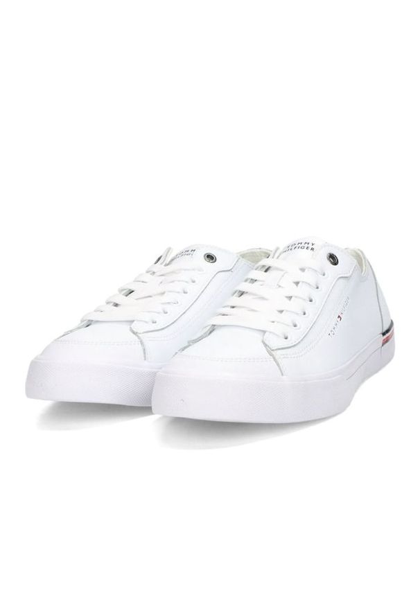 TOMMY HILFIGER - Buty Tommy Hilfiger Corporate Vulc Leather M FM0FM04953YBS białe. Okazja: na co dzień. Kolor: biały. Materiał: skóra, guma. Szerokość cholewki: normalna