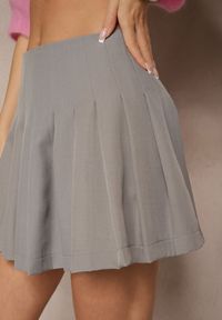 Renee - Szare Spódnico-Spodenki High Waist z Plisami w Stylu Tennis Skirt Ninaris. Okazja: na co dzień. Stan: podwyższony. Kolor: szary. Styl: elegancki, casual #4