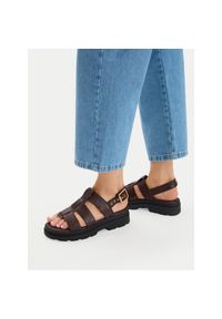 Sandały Clarks. Kolor: brązowy #1