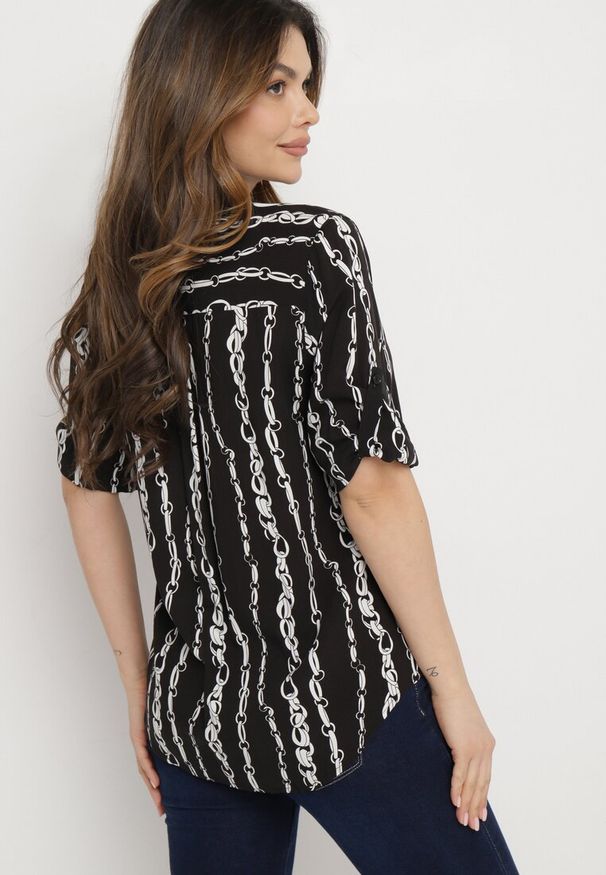 Born2be - Czarna Koszula z Bawełny i Wiskozy w Łańcuszkowy Wzór Zirenia. Okazja: na co dzień. Typ kołnierza: kołnierzyk klasyczny. Kolor: czarny. Materiał: wiskoza, bawełna. Długość rękawa: długi rękaw. Długość: długie. Wzór: aplikacja. Styl: elegancki, casual, klasyczny