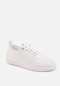 Born2be - Białe Wsuwane Tenisówki z Perforacją i Podeszwą z Bieżnikiem Illanya. Okazja: na co dzień. Zapięcie: bez zapięcia. Kolor: biały. Materiał: jeans. Szerokość cholewki: normalna. Styl: casual, klasyczny #4