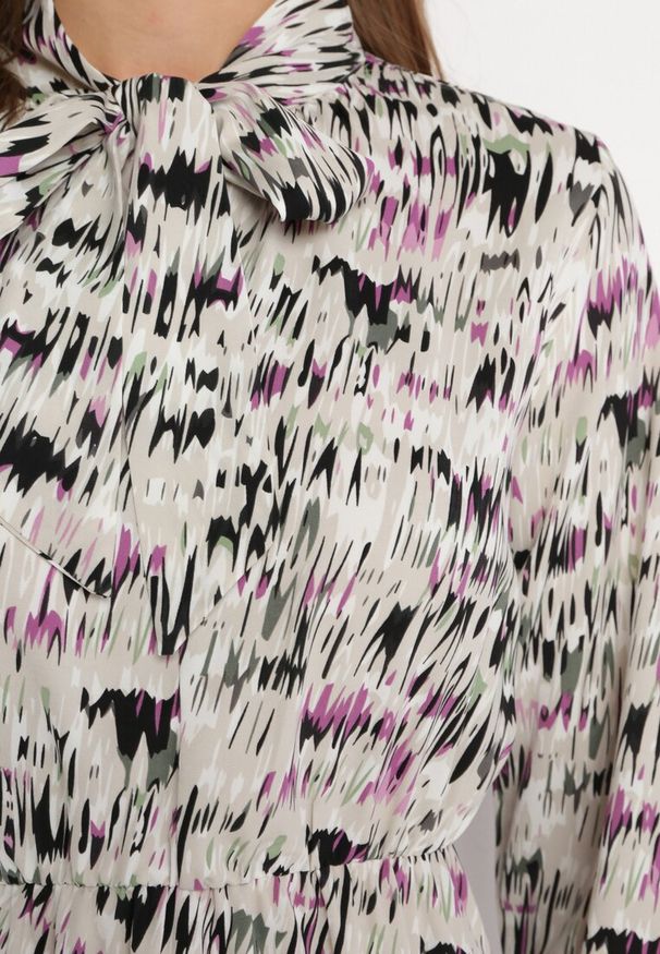 Born2be - Ciemnobeżowa Rozkloszowana Sukienka Midi z Gumką w Pasie Barlena. Kolor: beżowy. Wzór: aplikacja. Długość: midi