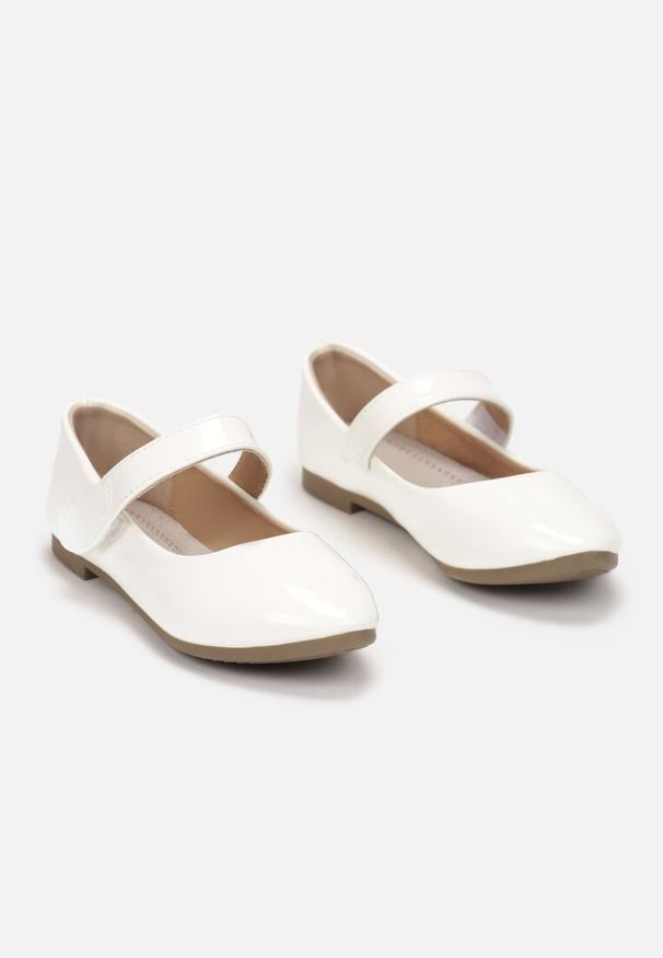 Born2be - Białe Balerinki Eunare. Zapięcie: bez zapięcia. Kolor: biały. Materiał: skóra ekologiczna, lakier. Styl: klasyczny