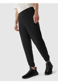 4f - Spodnie dresowe joggery męskie - czarne. Kolor: czarny. Materiał: dresówka