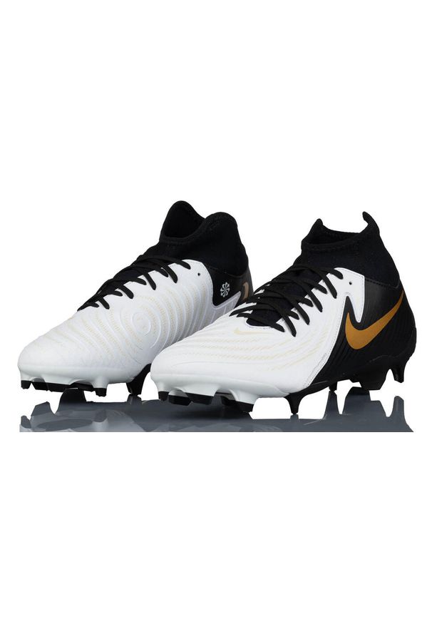 Buty piłkarskie Nike Phantom Luna II Academy FG/MG. Kolor: czarny, biały, wielokolorowy. Sport: piłka nożna