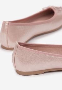 Renee - Różowe Balerinki Nospe. Nosek buta: okrągły. Zapięcie: bez zapięcia. Kolor: różowy. Szerokość cholewki: normalna. Wzór: aplikacja #4