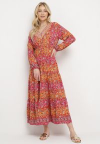 Born2be - Czerwona Sukienka Rozkloszowana z Falbanką w Print Paisley Kapiss. Typ kołnierza: dekolt w kształcie V. Kolor: czerwony. Długość rękawa: długi rękaw. Wzór: paisley, nadruk. Styl: klasyczny, elegancki #5